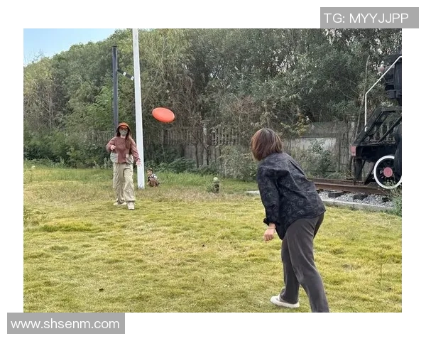 杭州飞盘队与北京飞盘队赛后复盘分析双方状态及表现对比